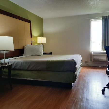 Econo Lodge Airport Near Billy Graham Parkway Charlotte Dış mekan fotoğraf