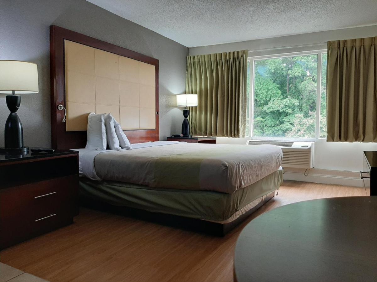 Econo Lodge Airport Near Billy Graham Parkway Charlotte Dış mekan fotoğraf
