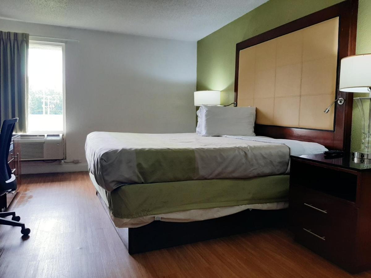 Econo Lodge Airport Near Billy Graham Parkway Charlotte Dış mekan fotoğraf