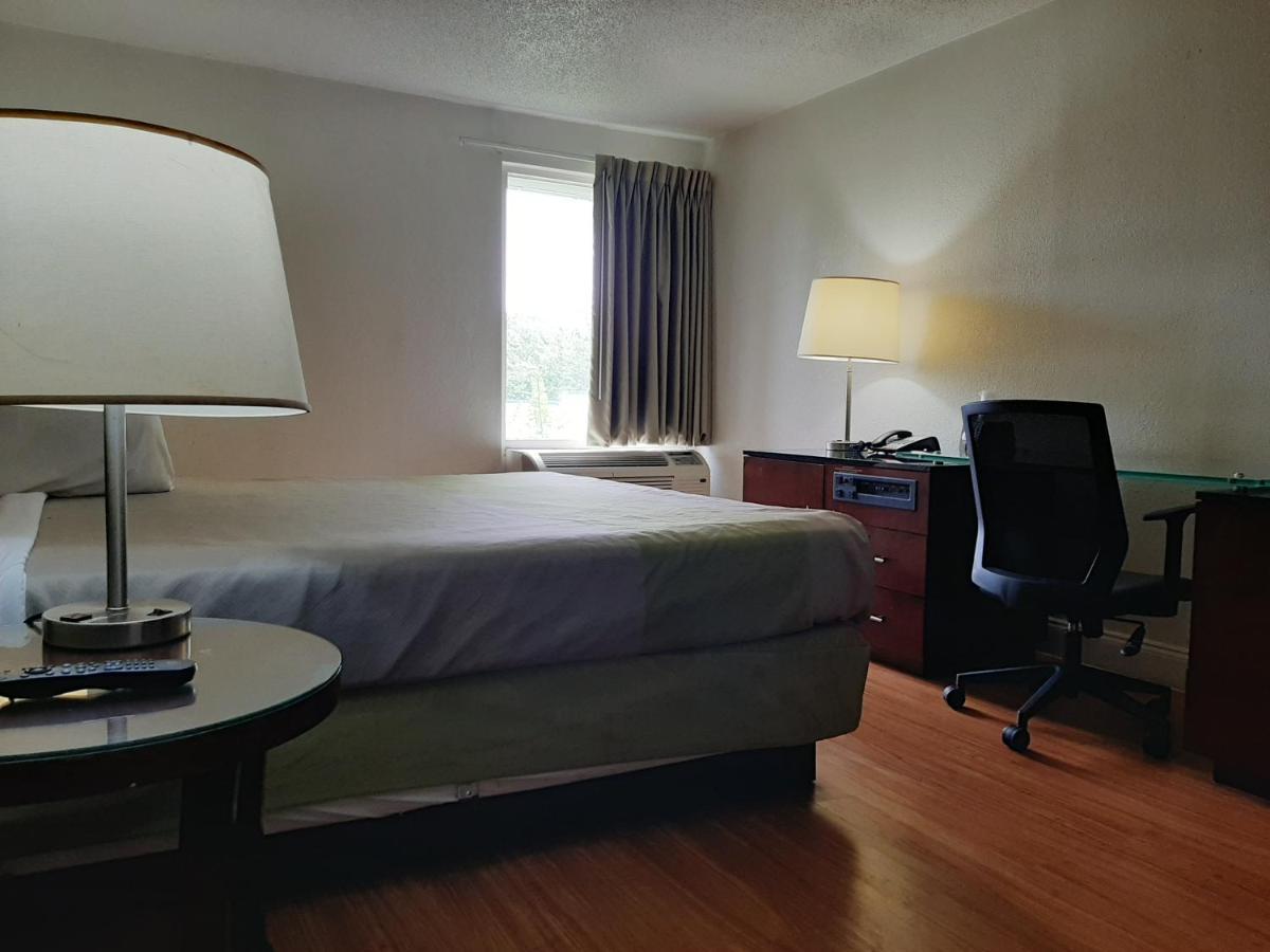 Econo Lodge Airport Near Billy Graham Parkway Charlotte Dış mekan fotoğraf