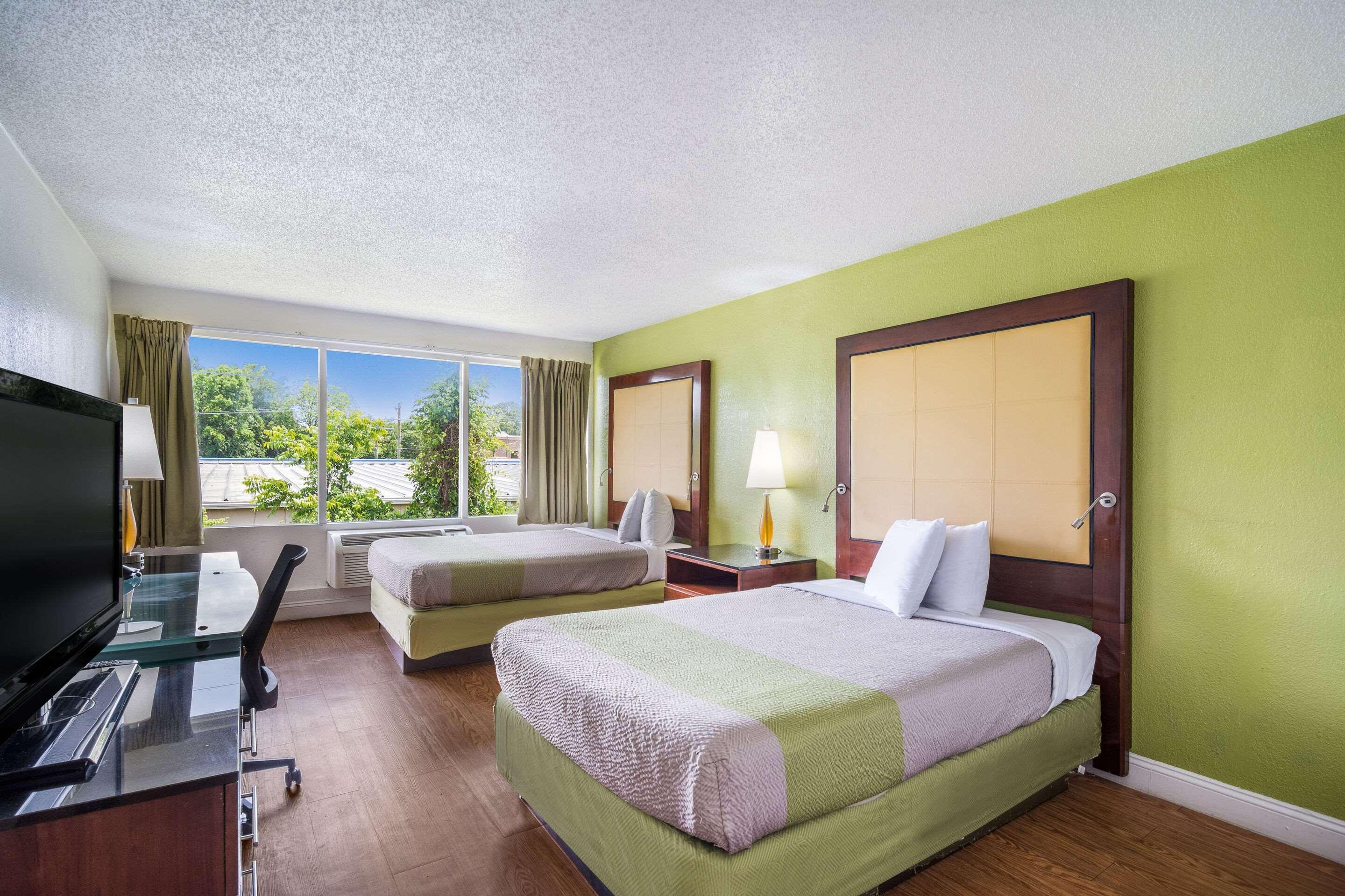 Econo Lodge Airport Near Billy Graham Parkway Charlotte Dış mekan fotoğraf