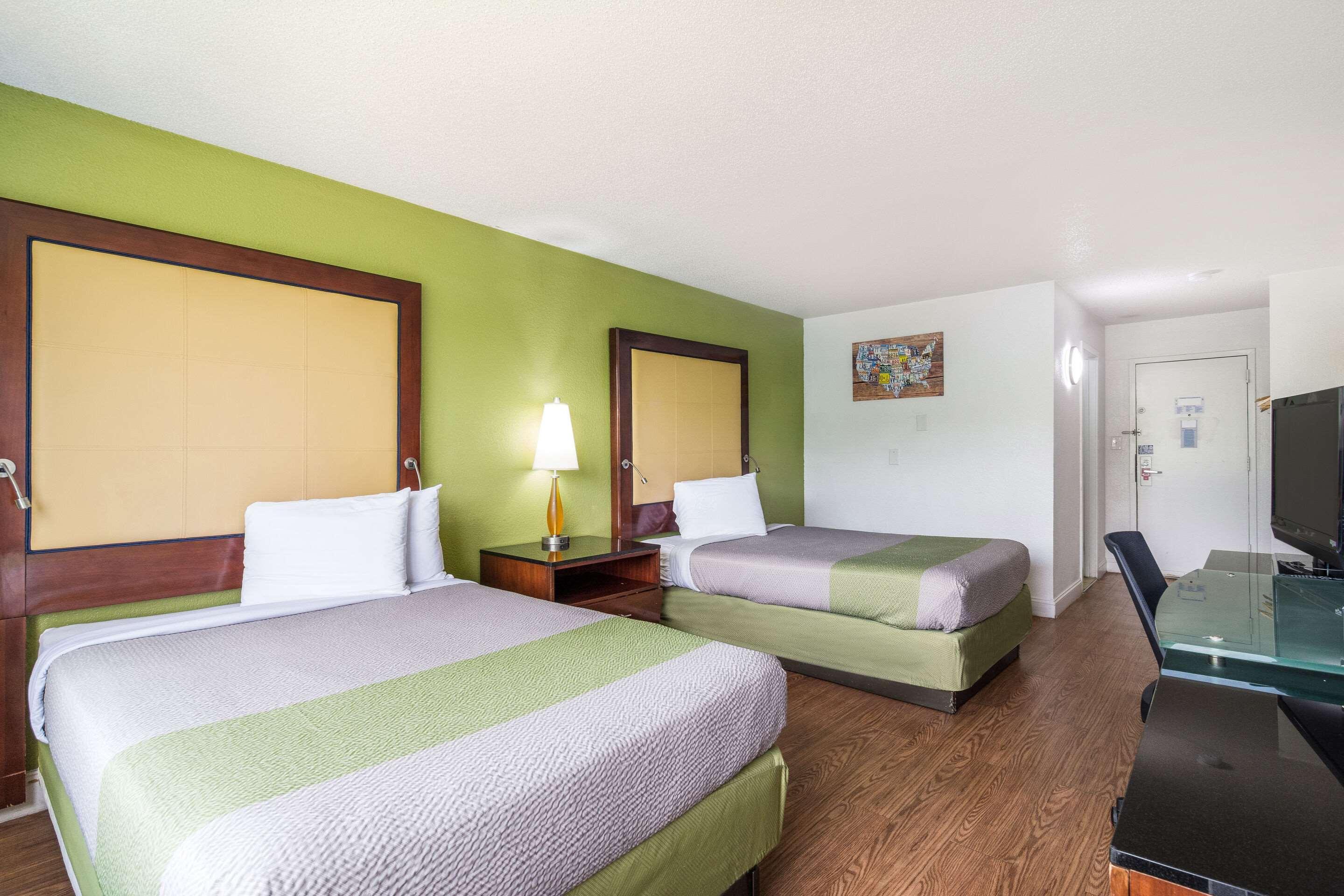 Econo Lodge Airport Near Billy Graham Parkway Charlotte Dış mekan fotoğraf