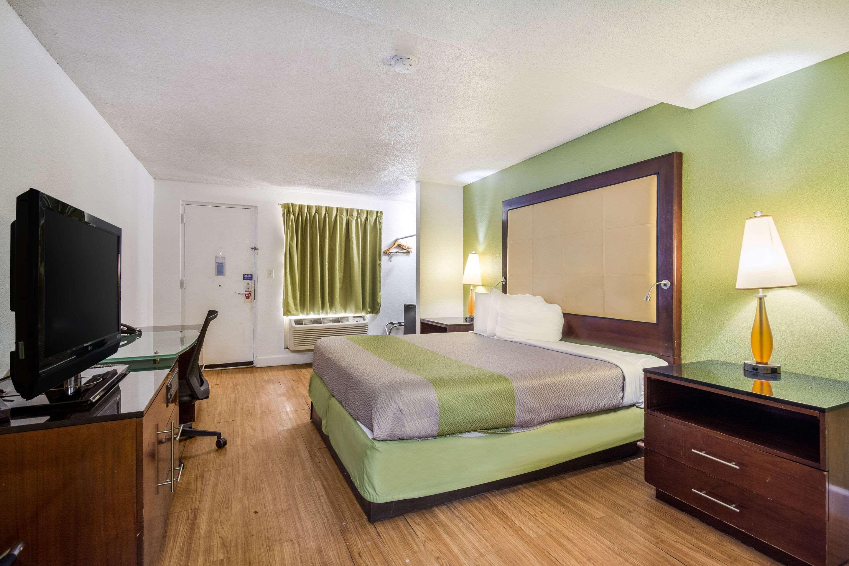 Econo Lodge Airport Near Billy Graham Parkway Charlotte Dış mekan fotoğraf