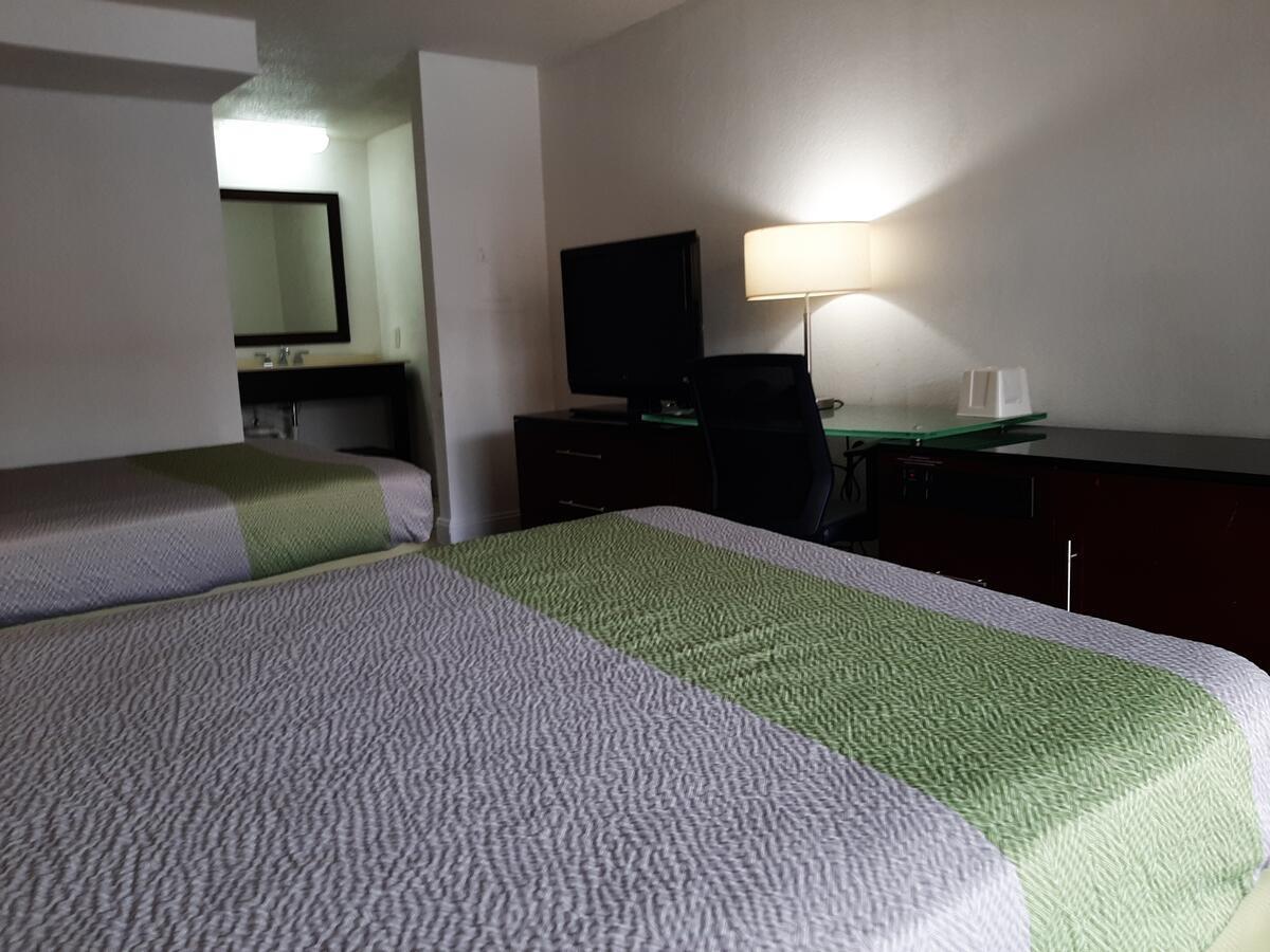 Econo Lodge Airport Near Billy Graham Parkway Charlotte Dış mekan fotoğraf