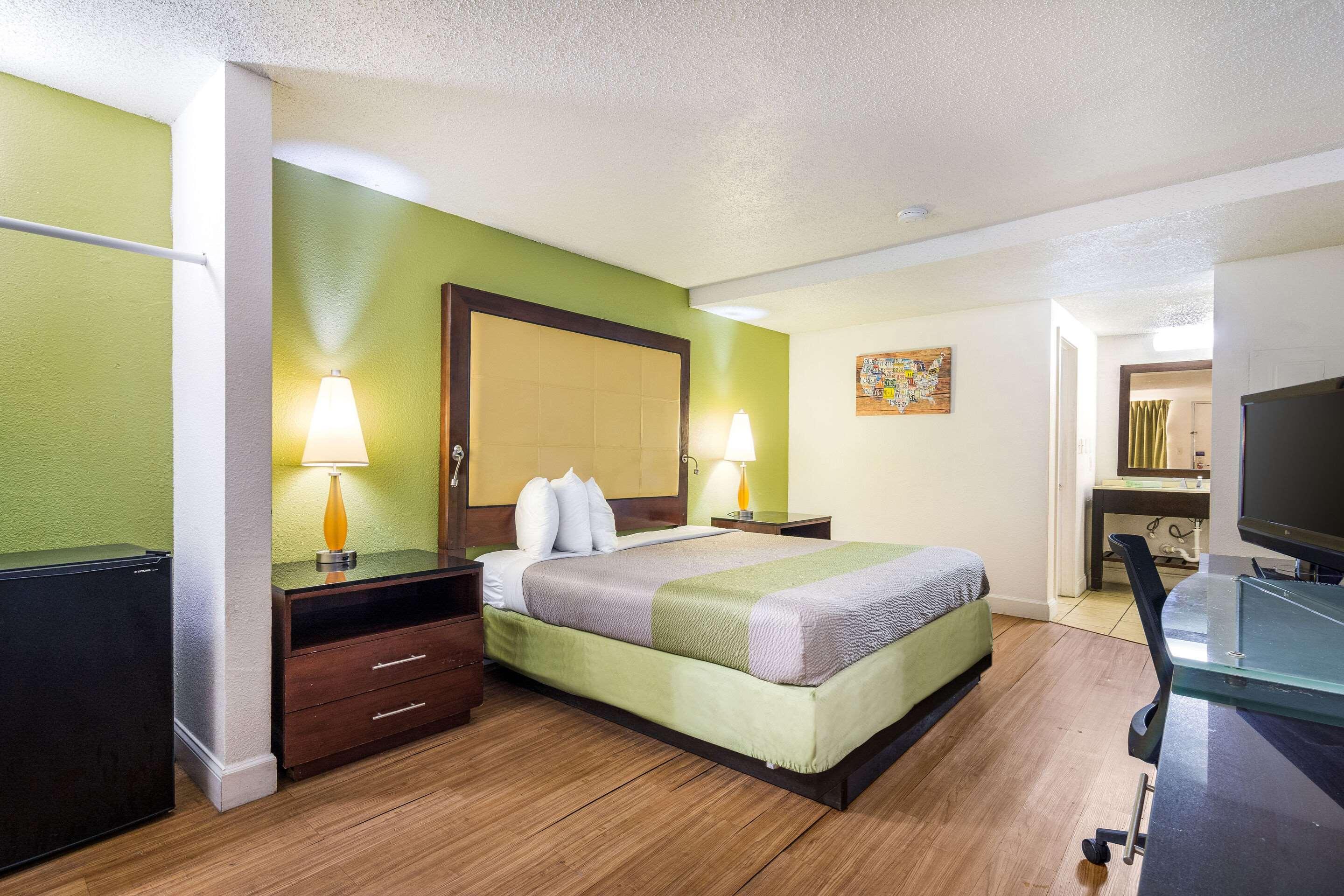 Econo Lodge Airport Near Billy Graham Parkway Charlotte Dış mekan fotoğraf