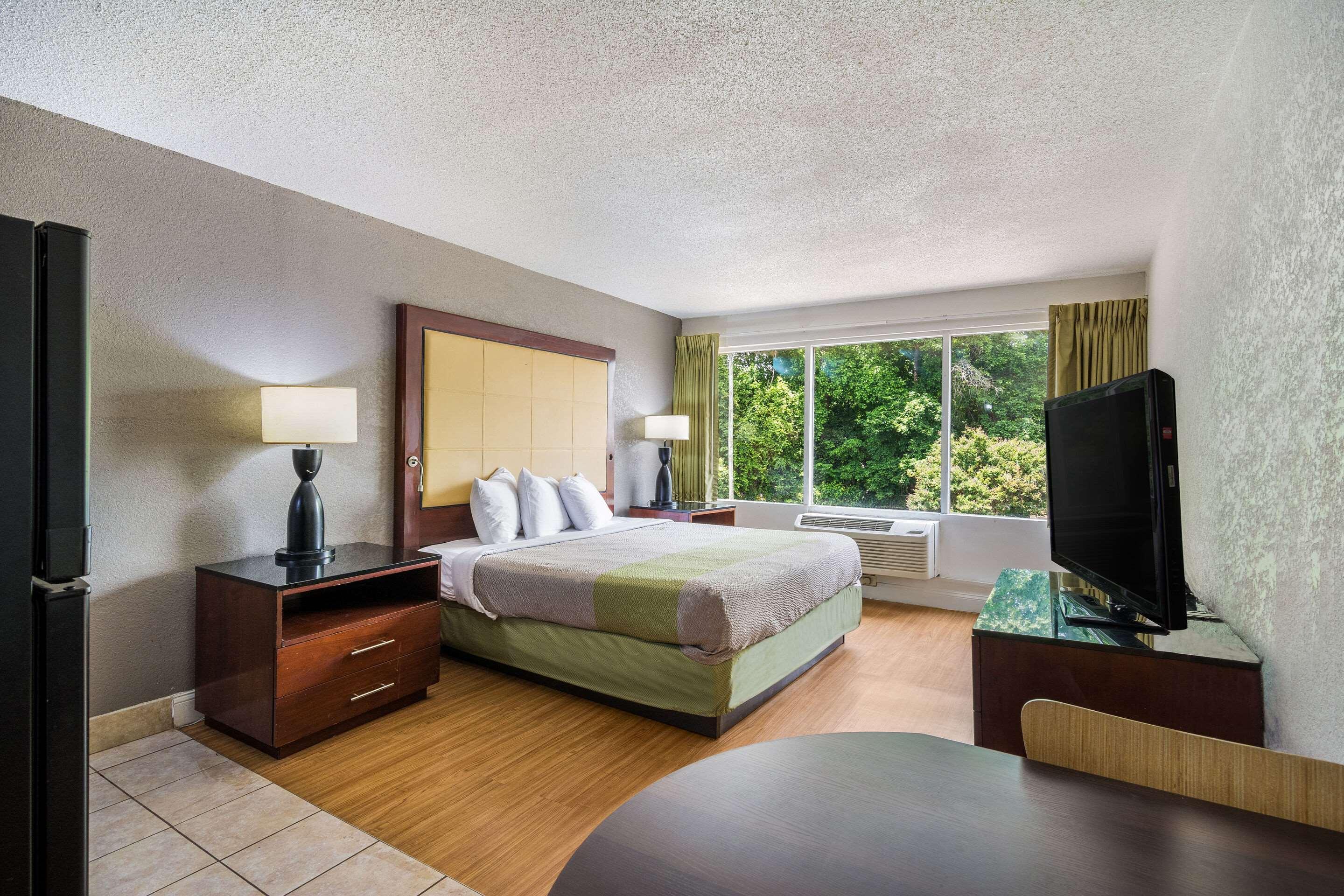 Econo Lodge Airport Near Billy Graham Parkway Charlotte Dış mekan fotoğraf