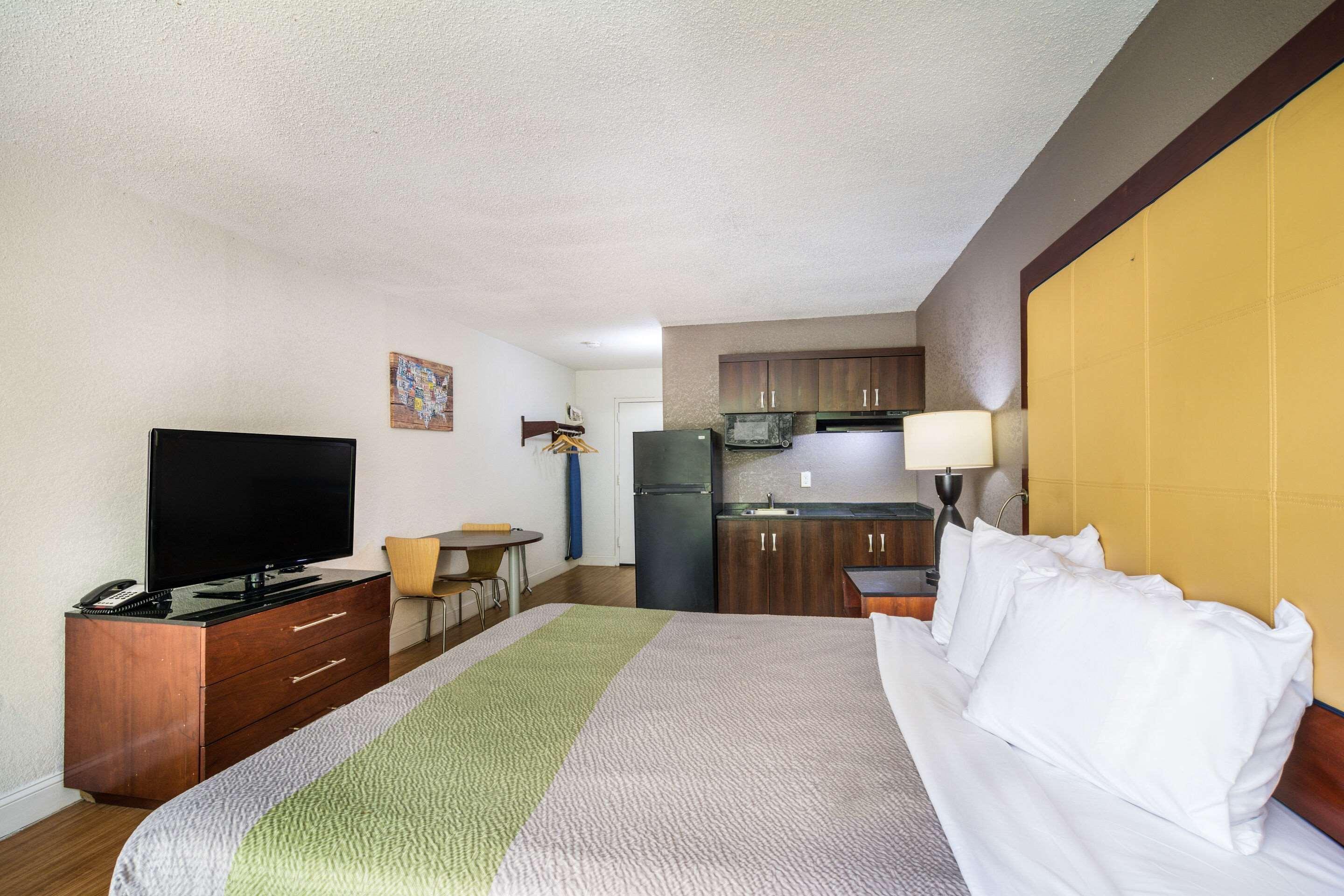 Econo Lodge Airport Near Billy Graham Parkway Charlotte Dış mekan fotoğraf