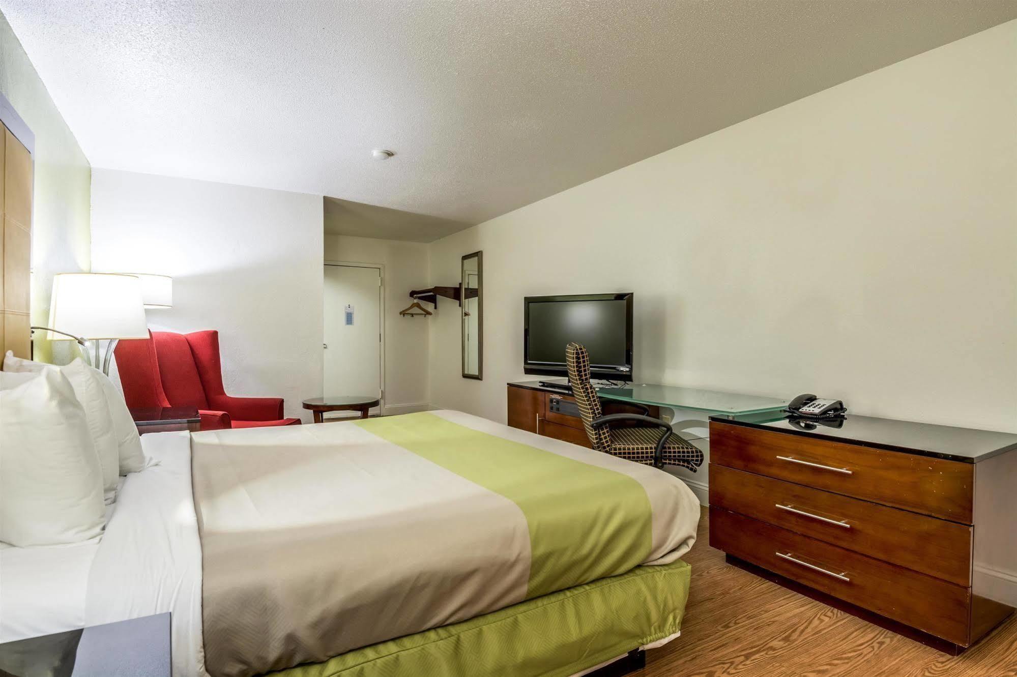 Econo Lodge Airport Near Billy Graham Parkway Charlotte Dış mekan fotoğraf