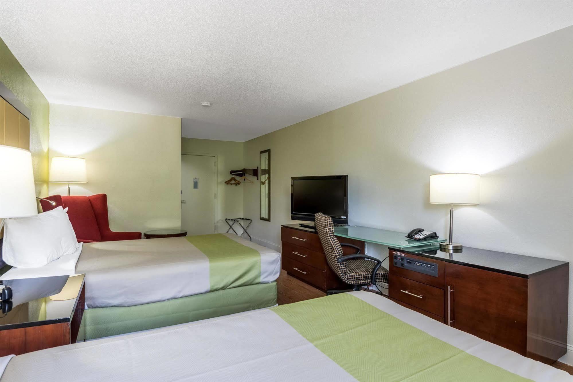 Econo Lodge Airport Near Billy Graham Parkway Charlotte Dış mekan fotoğraf
