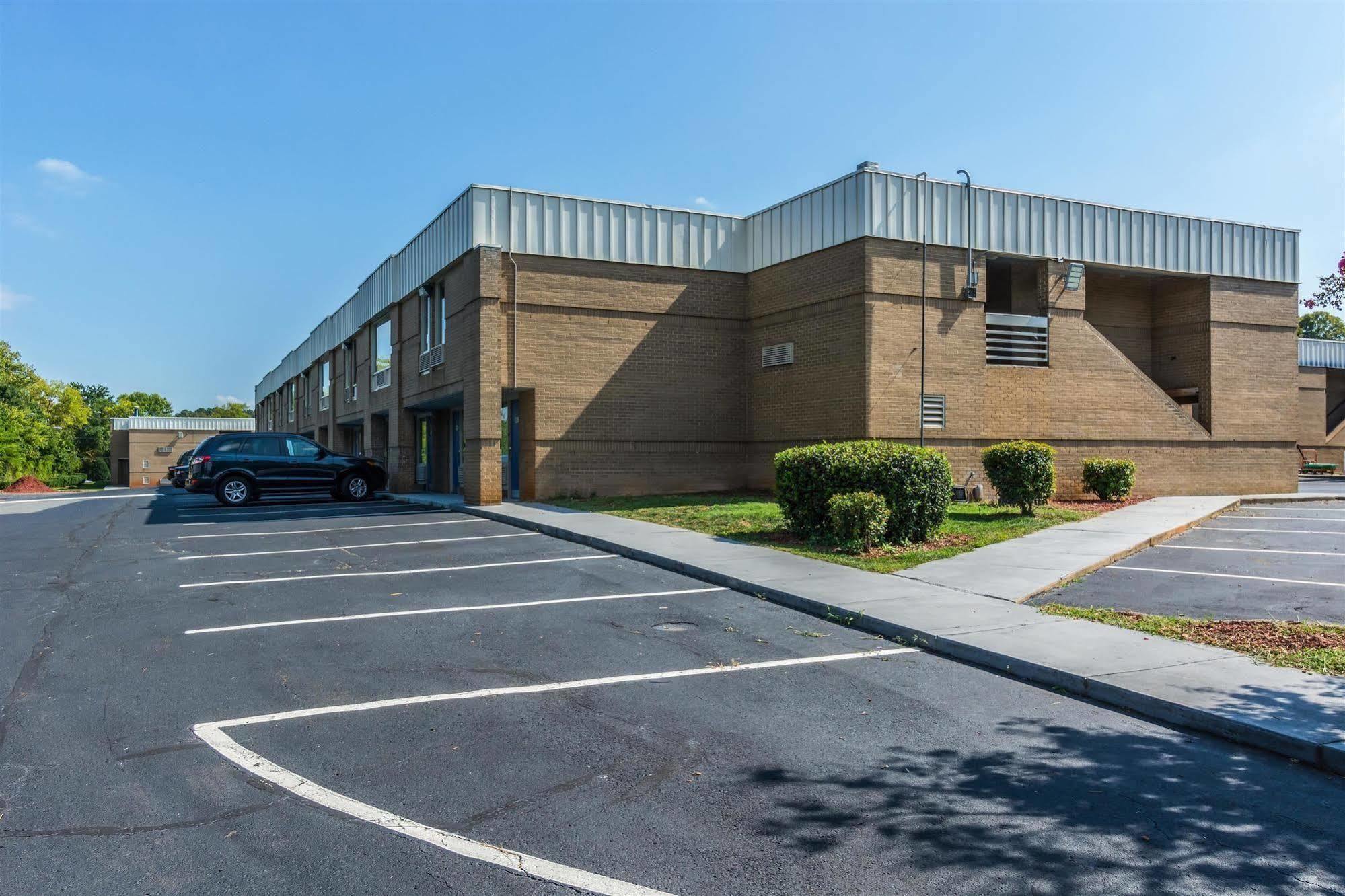 Econo Lodge Airport Near Billy Graham Parkway Charlotte Dış mekan fotoğraf